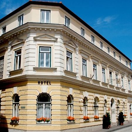 Stadthotel Eggenburg ภายนอก รูปภาพ