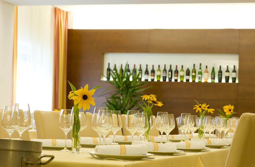 Stadthotel Eggenburg ภายนอก รูปภาพ