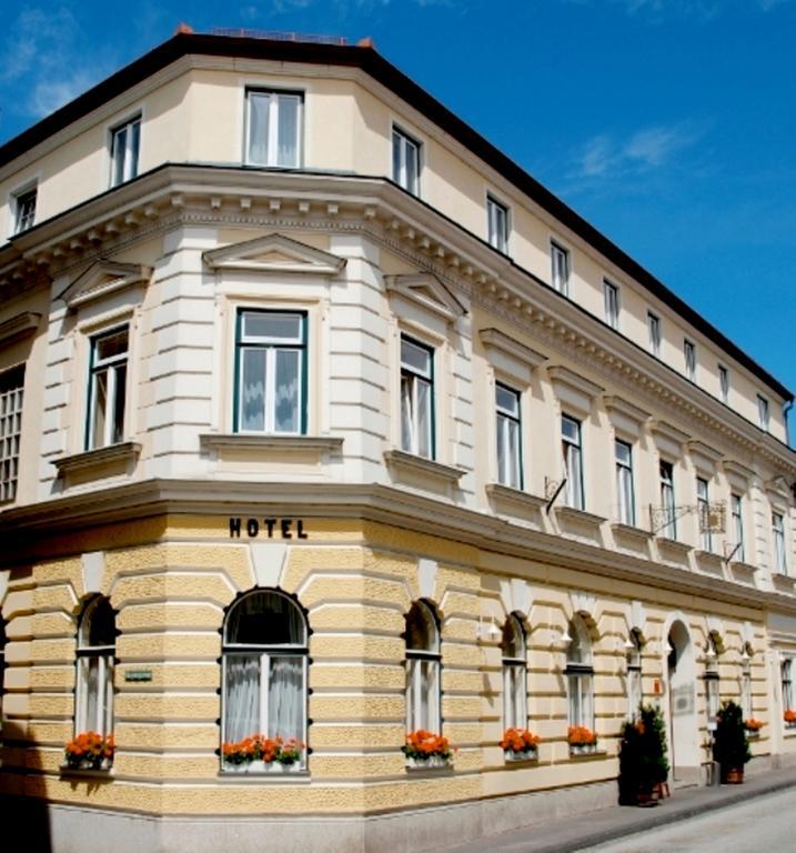 Stadthotel Eggenburg ภายนอก รูปภาพ